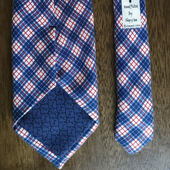 Vineyard Vines Textured Tie - Picture 2 of 5